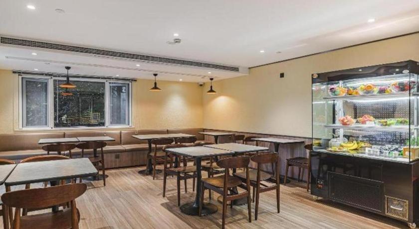 Hi Zhongshan Park Branch Khách sạn